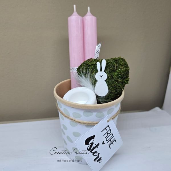 Ostergeschenk mit Beton-Kerzenhalter und Stabkerzen - im Becher - ROSA